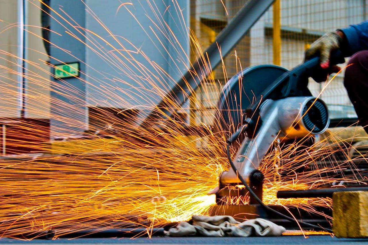 Manufacturing & Logistics